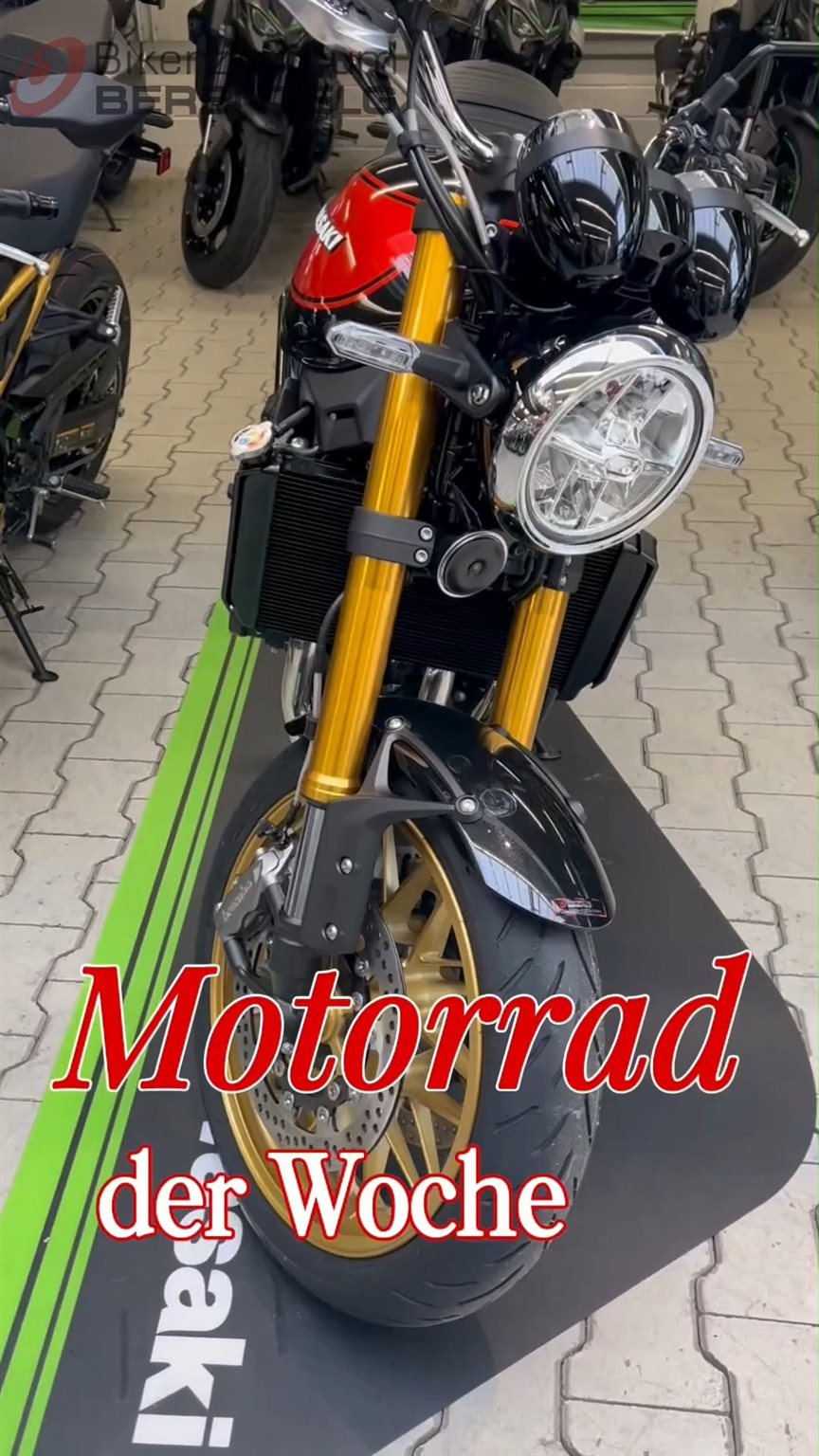 Vorschaubild für Post - Z900RS SE – Wenn Tradition auf moderne Performance trifft.

Inspiriert von der legendären Z1 verbindet die Z900RS SE ikonisches Design mit modernster Technik. Klassische Highlights wie der komfortable Vintage-Sitz, analoge Rundinstrumente und der soundoptimierte Megaphon-Endschalldämpfer treffen auf präzise Handwerkskunst und zeitgemäße Performance.

Mit elektronischem Tempomat, Smartphone-Konnektivität sowie IMU-gestütztem Fahrerassistenzpaket inklusive Kawasaki Cornering Management Function (KCMF) und Quick Shifter (KQS) bietet die Z900RS SE ein einzigartiges Fahrerlebnis – sanft und souverän bei niedrigen Drehzahlen, kraftvoll und emotional im oberen Bereich.

Vergangenheit neu gedacht. Fahrgefühl neu definiert.

#kawasaki #kawasakiz900RSSE #bikerzentrumberentelg #motorradderwoche #onroad #bikelove