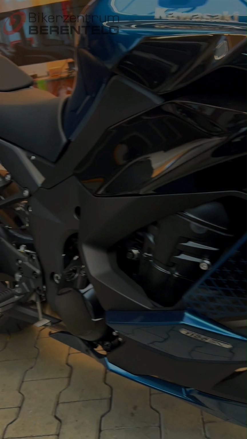 Vorschaubild für Post - Jetzt bei uns: Die Ninja 1100SX SE.

Sportliche Performance trifft Langstrecke.
Komfort, Kraft und Kontrolle in einem Paket.

📍 Jetzt bei uns im Haus.
Anschauen. Probe sitzen. Erleben.

#kawasaki #Ninja1100SXSE #bikerzentrumberentelg #kawasakininja