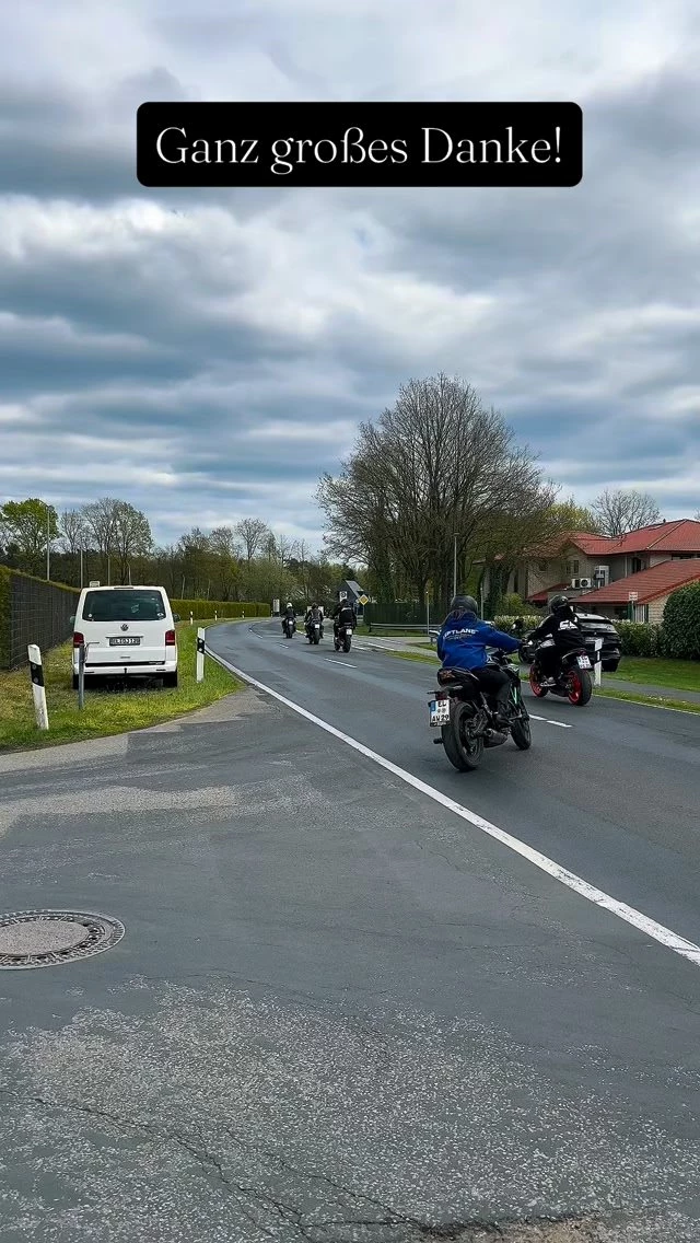 Vorschaubild für Post - Leute es war der Wahnsinn! 

Ihr, das Wetter, die Bikes. GEILE KOMBINATION! 

Danke für das gelungene Wochenende und euer Zahlreiches erscheinen!🫶🏻