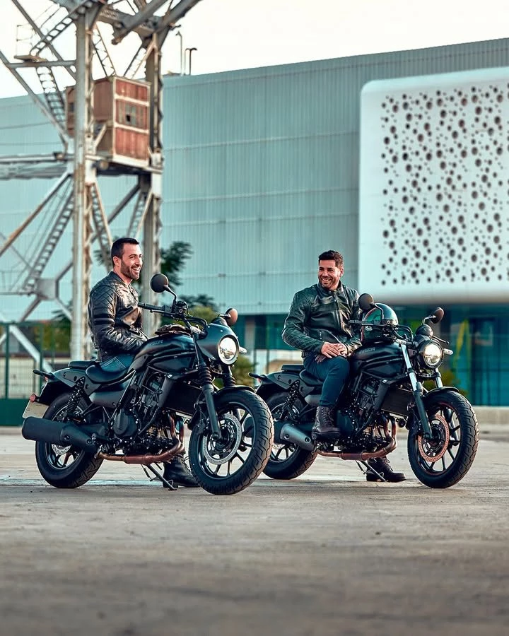 Vorschaubild für Post - Happy Vatertag! 🏍️💨
Tank voll, Route geplant, Crew am Start – besser wird’s nicht.
Lasst es rollen und genießt den Tag! 🤘