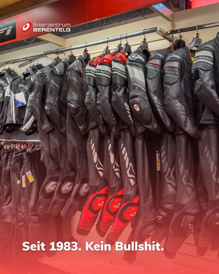 Vorschaubild für Post - Seit 1983 wissen wir, was Biker brauchen. Kein Schnickschnack. Keine leeren Versprechen. Nur das beste Equipment – von Marken, die genauso wenig Kompromisse machen wie wir.
Schau vorbei und überzeug dich selbst. 🏍️🖤

#BikerzentrumBerentelg #Seit1983 #KeinBullshit #Motorrad #Biker #MotoGear #MACNA #Lederkombi #Motorradbekleidung #BikerLife
