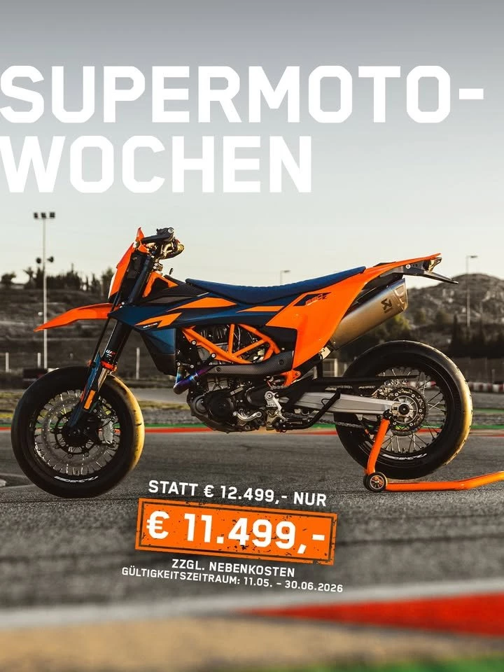 Vorschaubild für Post - 🔥 SUPERMOTO-WOCHEN BEI KTM 🔥

Die KTM 690 SMC R ist nichts für Langweiler.
Leicht. Brutal direkt. Pure Eskalation auf zwei Rädern. 😈🏍️

Und jetzt wird’s richtig interessant:
💥 Statt 12.499 € jetzt nur 11.499 €
➡️ 1.000 € Preisvorteil sichern!

Wer einmal Supermoto gefahren ist, versteht sofort, warum diese Bikes süchtig machen.
Kurven, Wheelies, Adrenalin – die 690 SMC R liefert genau das, was READY TO RACE wirklich bedeutet. 🧡

⚠️ Aber nur für kurze Zeit und solange verfügbar.

📍 Jetzt bei uns im Bikerzentrum BERENTELG in Meppen entdecken.

#KTM #690SMCR #Supermoto #SupermotoWochen #ReadyToRace #BikerzentrumBerentelg #Meppen #KTMDeutschland #Motorrad #BikeLife #WheelieMachine #OrangeBlood