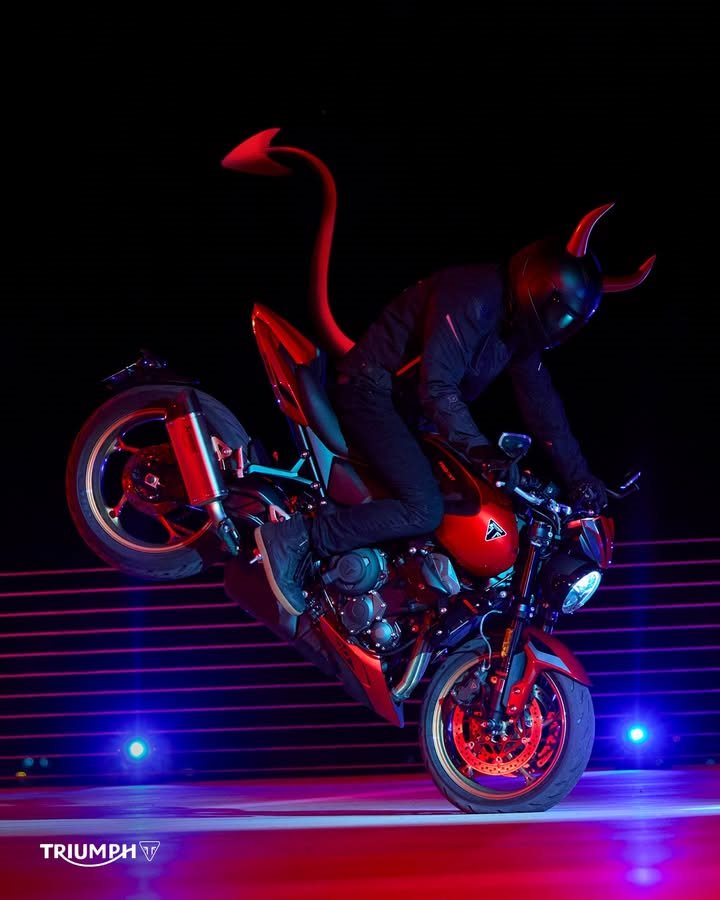 Vorschaubild für Post - Der Tanz mit dem Teufel - auf britische Art. 😈
Happy Halloween!