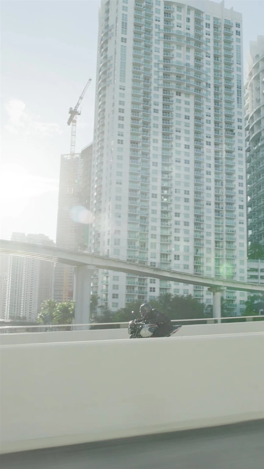 Vorschaubild für Post - Rebellisch und zugleich edel. Die Trident 800 bringt ihren kraftvollen, sportlichen Look mühelos auf den Punkt. 🤌⁣ ⁣

Jetzt bei uns bestellbar!
>> https://www.triumph-neureichenau.de/de <<