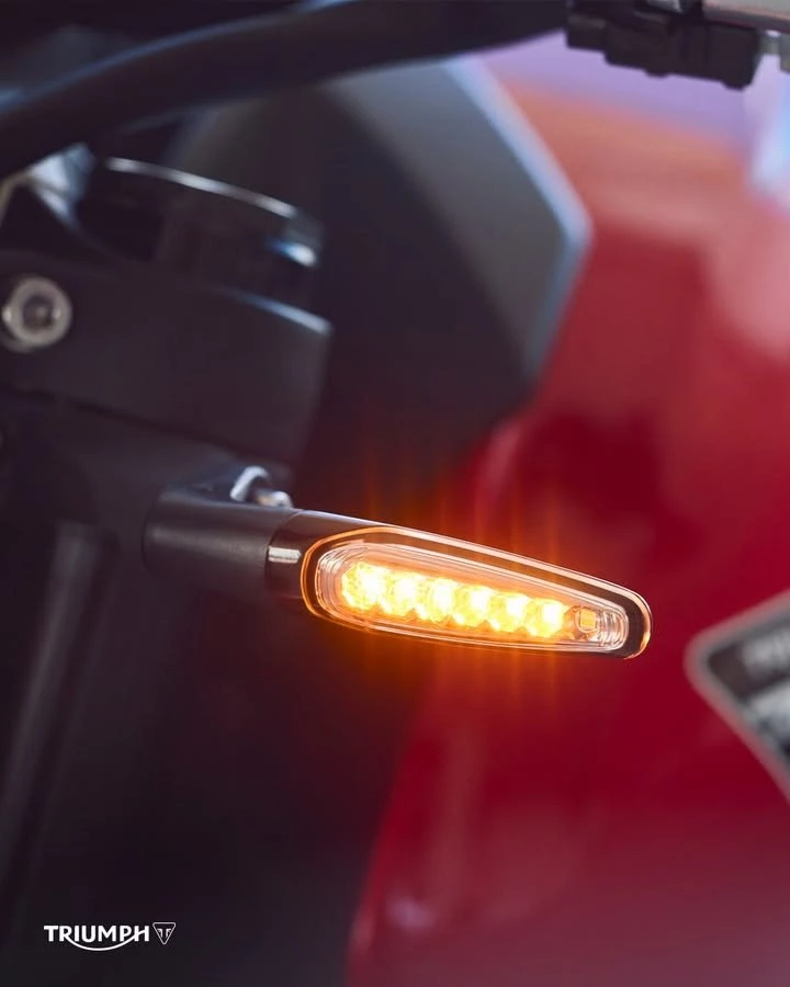 Vorschaubild für Post - Der Lauflichtblinker mit 7 Hochleistungs-LEDs wurde als direkter Ersatz für die serienmäßigen Einheiten entwickelt. 💡

Mit Aluminiumgussgehäuse in glänzend schwarzer Ausführung und Triumph-Logo, jetzt bei uns im Showroom entdecken.

>> https://www.triumph-neureichenau.de/de <<