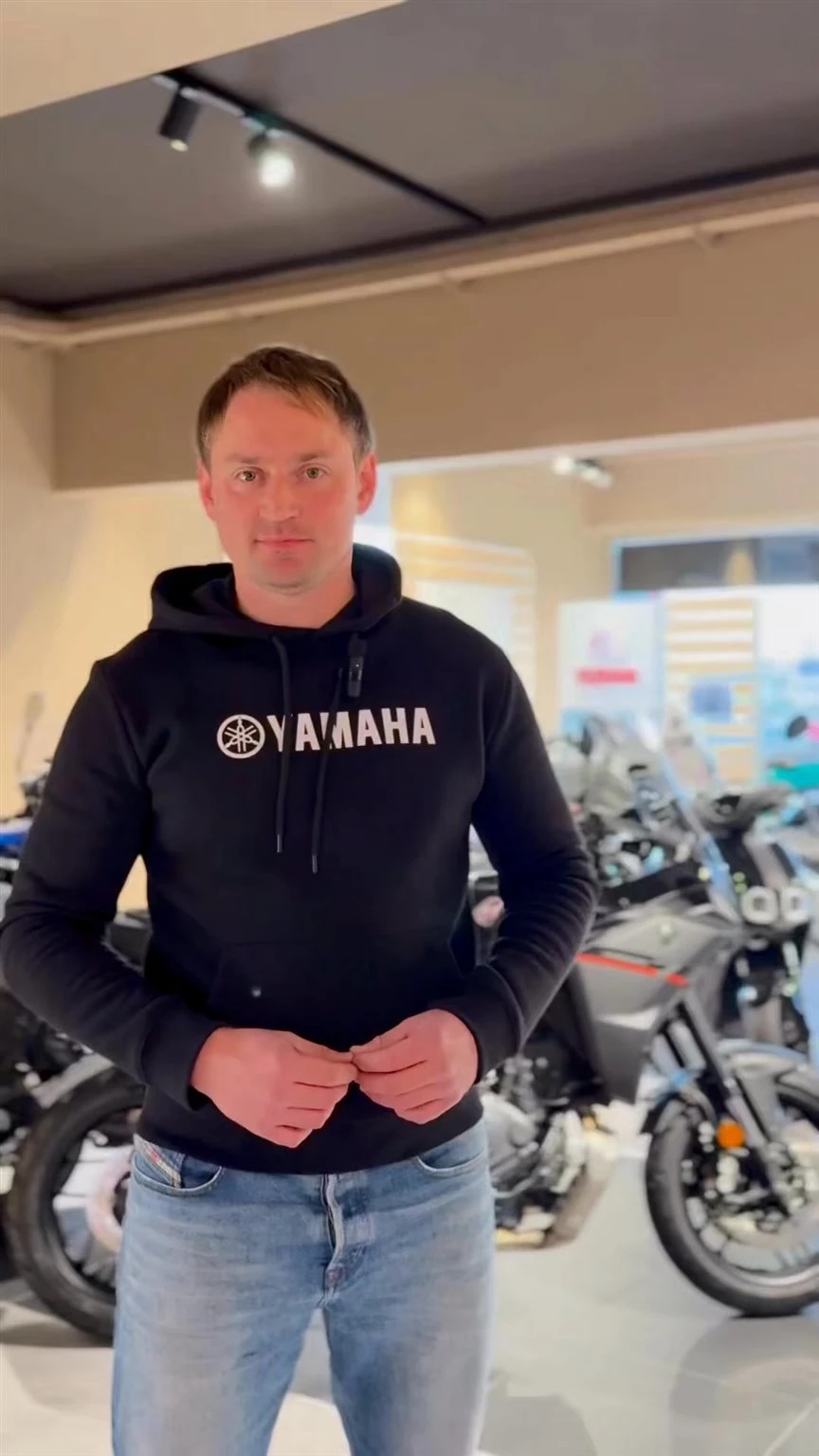 Vorschaubild für Post - 🔥 NEU. LEICHT. VOLLER POWER.

Die Yamaha Tracer 7 ist da – und wartet auf dich.
👉Jetzt Probefahrt sichern & Fahrspaß erleben!

#YamahaTracer7 #RideTheFeeling #MotorradLiebe #MotorradWitzel

yamahamotorde