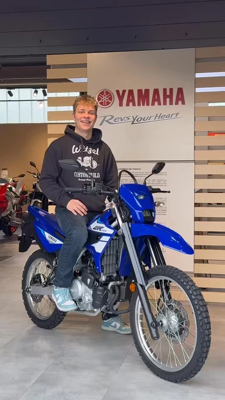 Vorschaubild für Post - 🏍️✨ Bereit für dein nächstes Abenteuer?

Die neue Yamaha WR 125 R wartet auf dich!
Ob du lässig durch die City gleitest 🏙️ oder staubige Trails eroberst 🌲🔥 – dieses Bike kennt keine Grenzen.

Leicht, wendig und voller Energie bringt sie dich überall hin. Perfekt für alle, die Freiheit fühlen statt nur davon träumen wollen. 💨

👉Stadt oder Wildnis – wo startest du dein nächstes Ride?

#MotorradWitzel #YamahaWR125R #ReadyToRide #UrbanAdventure #OffroadSpirit #125cc #MotorradFieber 🖤