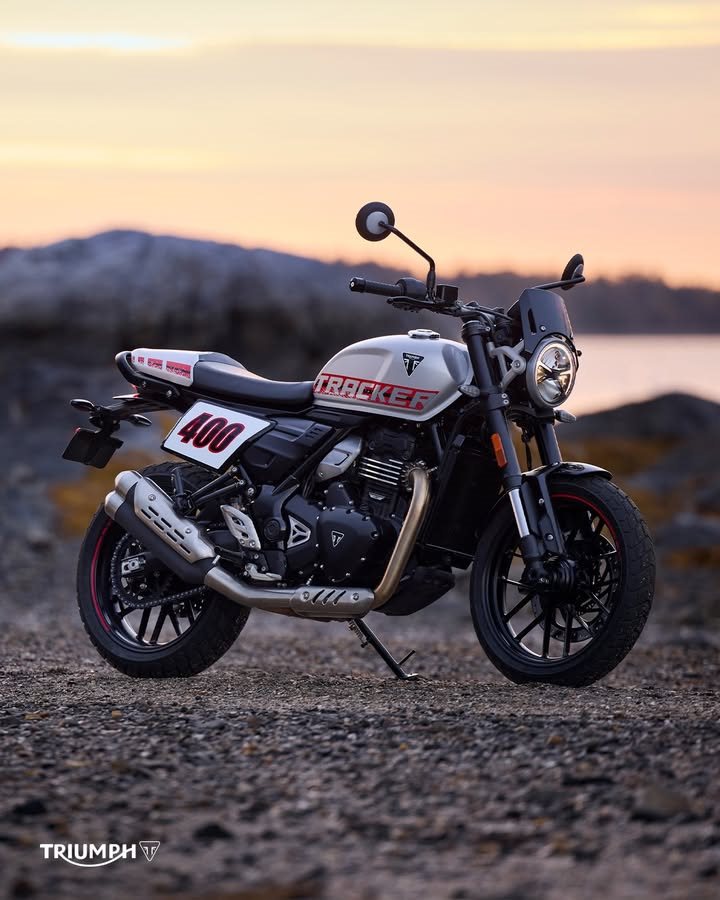 Vorschaubild für Post - Die neue Tracker 400 kommt! 💪
Mit ihrem Flat-Track-Style und dem 42 PS starken Motor der TR-Serie zeigt sie ganz klar, dass starke Performance Teil ihrer DNA ist. 

Wie gefällt sie dir?
Ab sofort bei uns vorbestellbar!
>> https://www.triumph-wuerzburg.de <<