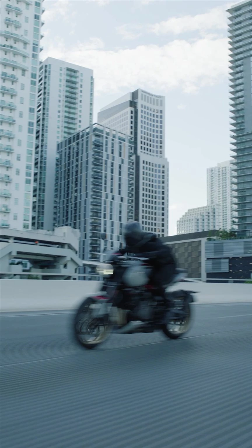 Vorschaubild für Post - Rebellisch und zugleich edel. Die Trident 800 bringt ihren kraftvollen, sportlichen Look mühelos auf den Punkt. 🤌⁣ ⁣

Jetzt bei uns bestellbar!
>> https://www.triumph-wuerzburg.de <<