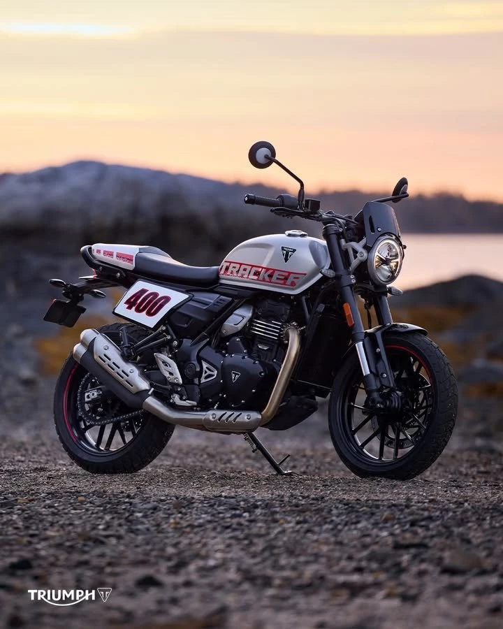 Vorschaubild für Post - Die neue Tracker 400 kommt! 💪
Mit ihrem Flat-Track-Style und dem 42 PS starken Motor der TR-Serie zeigt sie ganz klar, dass starke Performance Teil ihrer DNA ist. 

Wie gefällt sie dir?
Ab sofort bei uns vorbestellbar!
>> https://www.triumph-bonn.de <<