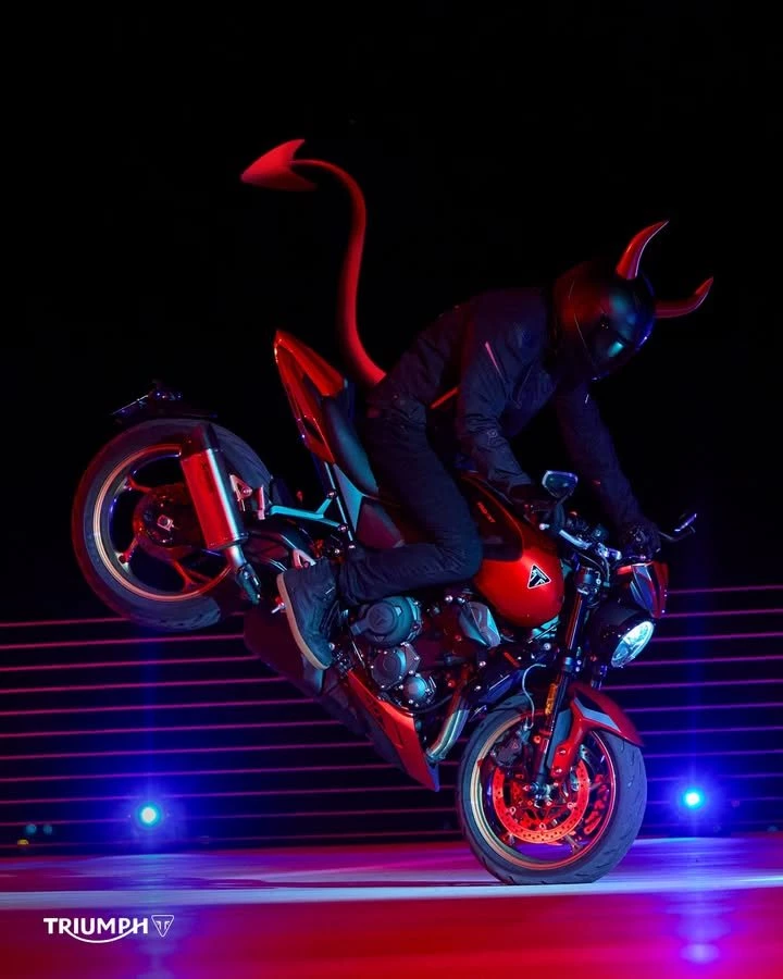 Vorschaubild für Post - Der Tanz mit dem Teufel - auf britische Art. 😈
Happy Halloween!