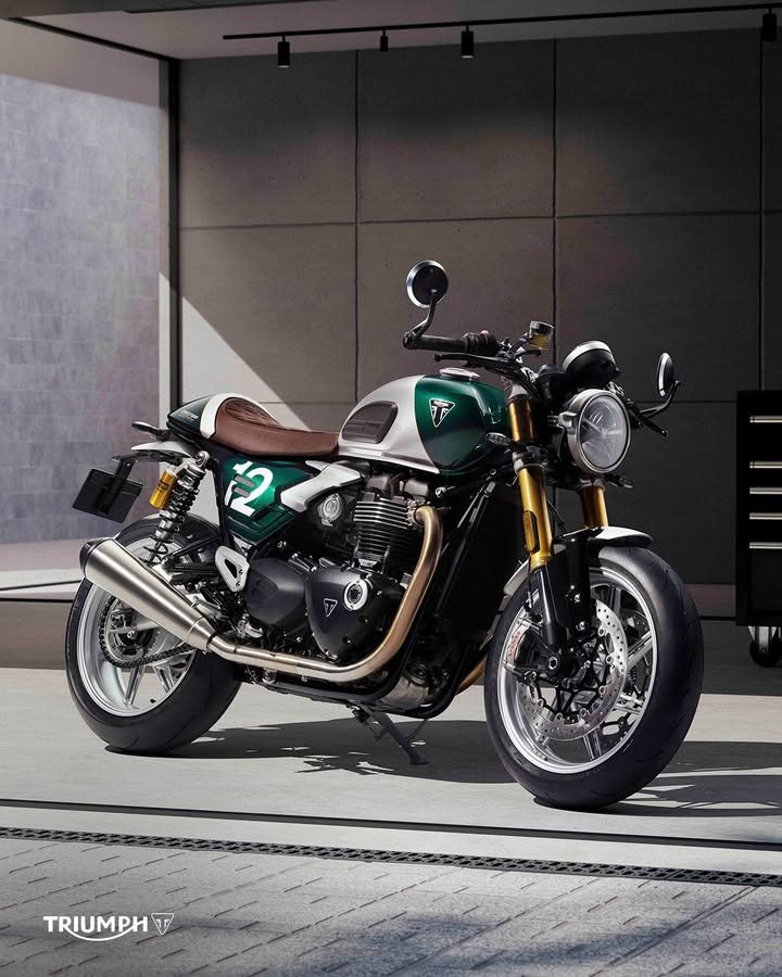 Vorschaubild für Post - Die neue Speed Twin 1200 Cafe Racer Edition kommt!⁣ Limitiert auf nur 800 Exemplare weltweit - ein echtes Sammlerstück.⁣

Mit ihrem eleganten Cafe-Racer-Profil und dem exklusiven Design zitiert sie die klassische Rennsport-Tradition in ihrer schönsten Form.⁣

>> https://www.triumph-regensburg.de <<