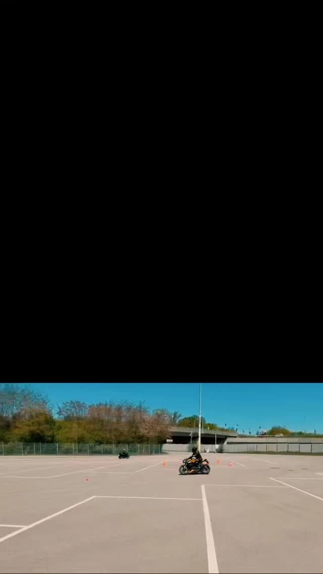 Vorschaubild für Post - Schräglage ist nicht nur Können, sondern auch Vertrauen. Heute wieder gemerkt, wie wichtig Gefühl und Erfahrung sind und genau davon nehmen wir einiges mit 😎🏍️