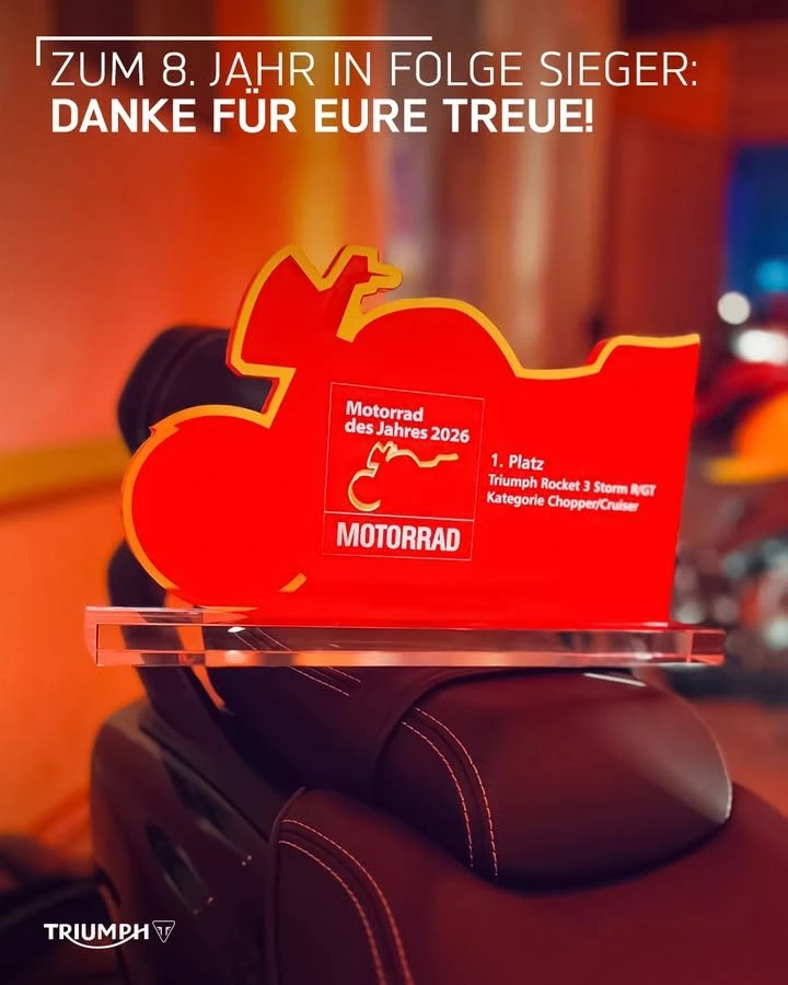 Vorschaubild für Post - Zum 8. Mal in Folge hat sich die Rocket 3 den Titel als Motorrad des Jahres bei der großen MOTORRAD Leserwahl gesichert! 🚀🔥

Wenn ihr euch selbst von unserem Power-Roadster überzeugen wollt, dann bucht jetzt eure Probefahrt online: 
🔗 https://www.triumph-coburg.de