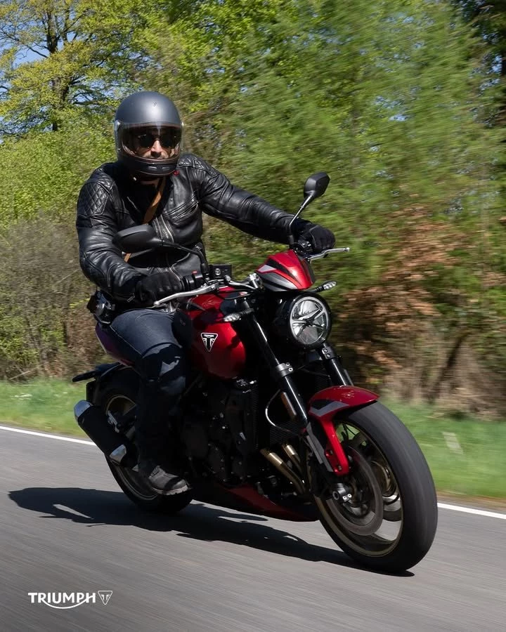 Vorschaubild für Post - Jede Menge Punch und ein Look, nach dem sich alle Köpfe umdrehen - genau so kann ein Traumbike aussehen. 👌

Erlebe die neue Trident 800 bei einer Probefahrt und überzeug dich selbst von ihrem Spaßfaktor!
🔗 https://www.triumph-coburg.de