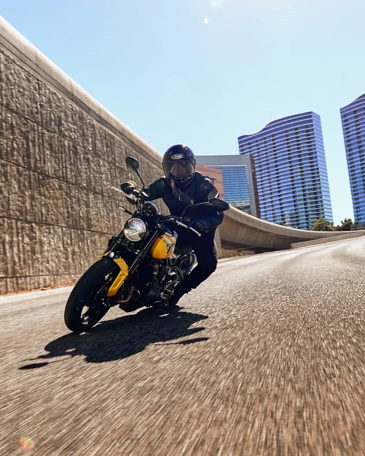 Vorschaubild für Post - Die Triumph Trident 660 bietet die perfekte Mischung aus berauschender Leistung, optimalem Handling und retro-moderner Ästhetik.
Und jetzt kommt ein weiterer Pluspunkt on top: Beim Kauf einer Trident 660 sichert ihr euch einen Kundenvorteil in Höhe von 660 Euro.
Lasst euch von unserem Verkaufsteam zu dieser Aktion, die noch bis zum 30.09.2025 angeboten wird, beraten, um in den Genuss der mitreißenden Power und dem intuitiven Handling zu kommen.