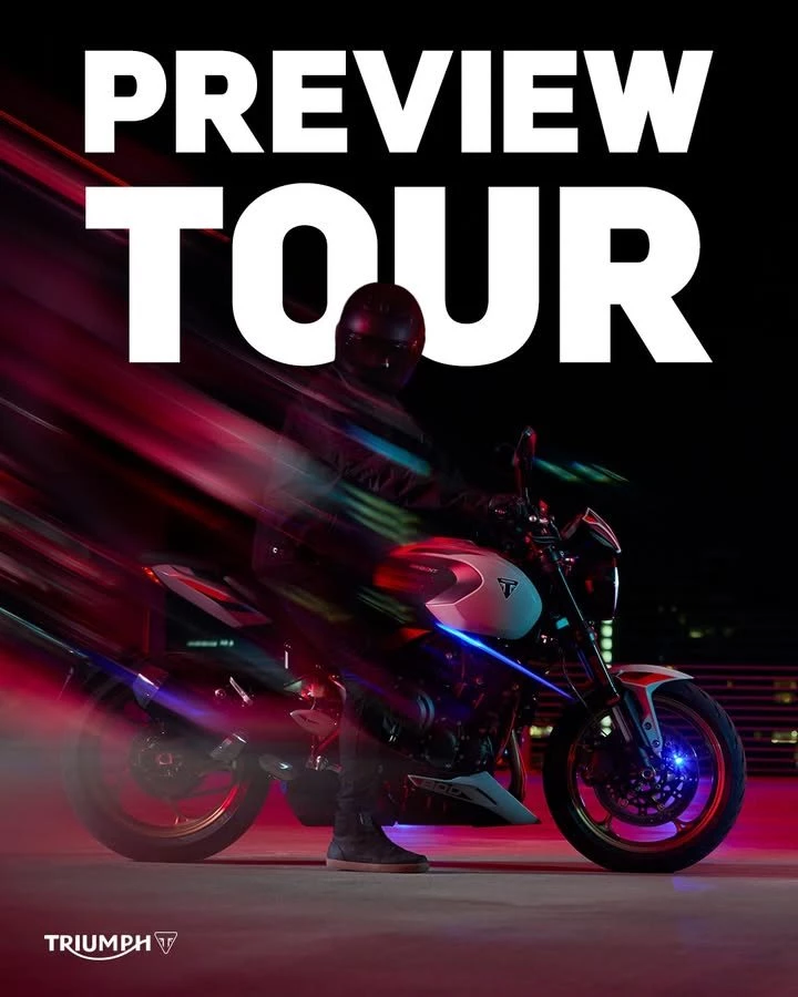 Vorschaubild für Post - Du möchtest schon mal einen ersten Eindruck, welche neuen Modelle die Saison 2026 für dich bereithält?

Dann besuche die Triumph Preview Tour im Rahmen unseres Nikolaus-Markts am 06.12. bei Triumph Bad Kreuznach. Wir sind von 9 Uhr bis 16 Uhr für dich da und freuen uns auf dich!