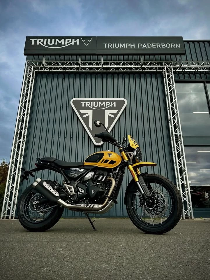 Vorschaubild für Post - Die neue TRIUMPH SCRAMBLER 400 XC ist da - und ab sofort auch bei uns in Paderborn!
Sie gilt als optimaler Einstieg in die Welt der Modern Classics und fürs leichte Gelände.
Die neue SCRAMBLER 400 XC kommt mit:
▪️hochliegendem Schutzblech
▪️Kreuzspeichenrädern mit leichten Alufelgen
▪️verbesserter Geländekompetenz
Neugierig? Dann kommt bei uns vorbei zum Anschauen und Probefahren!
#triumphpaderborn #triumphmotorrad #scrambler400xc @motorrad_becker_tiemann