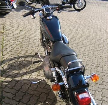 Gebrauchtmotorrad Harley-Davidson Sportster XL 883 C Custom - Bild 3