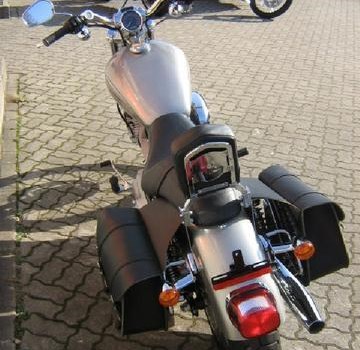Gebrauchtmotorrad Harley-Davidson Sportster XL 883 C Custom - Bild 4