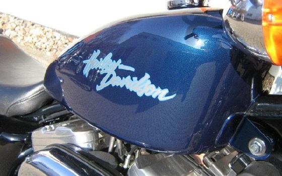 Gebrauchtmotorrad Harley-Davidson Sportster XL 883 C Custom - Bild 2