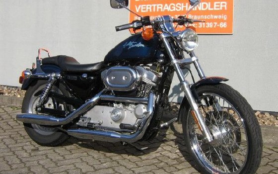 Gebrauchtmotorrad Harley-Davidson Sportster XL 883 C Custom - Bild 4