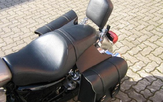 Gebrauchtmotorrad Harley-Davidson Sportster XL 883 C Custom - Bild 5