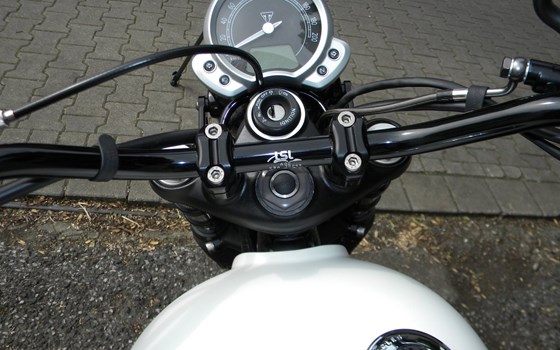 Gebrauchtmotorrad Triumph Street Twin - Bild 12