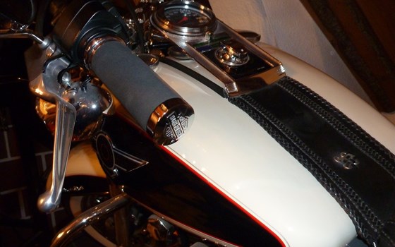 Gebrauchtmotorrad Harley-Davidson Softail Deluxe FLSTN - Bild 6 Gebrauchtmotorrad Harley-Davidson Softail Deluxe FLSTN - Bild 6