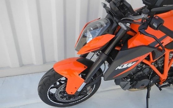 Motorrad Occasion KTM 1290 Super Duke R - Bild 3