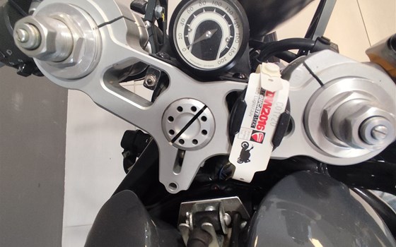 Gebrauchtmotorrad Ducati 999S - Bild 8 Gebrauchtmotorrad Ducati 999S - Bild 8