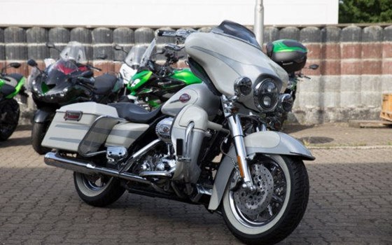 Gebrauchtmotorrad Harley-Davidson Electra Glide Classic FLHTC - Bild 3