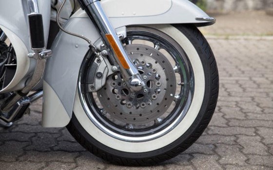 Gebrauchtmotorrad Harley-Davidson Electra Glide Classic FLHTC - Bild 6