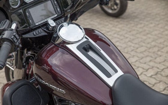 Gebrauchtmotorrad Harley-Davidson Electra Glide Classic FLHTC - Bild 8