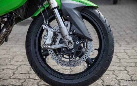 Gebrauchtmotorrad Kawasaki Z1000 - Bild 6