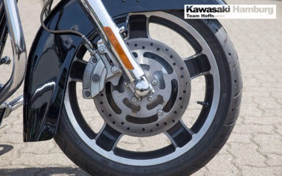 Gebrauchtmotorrad Harley-Davidson Road Glide FLTR - Bild 8