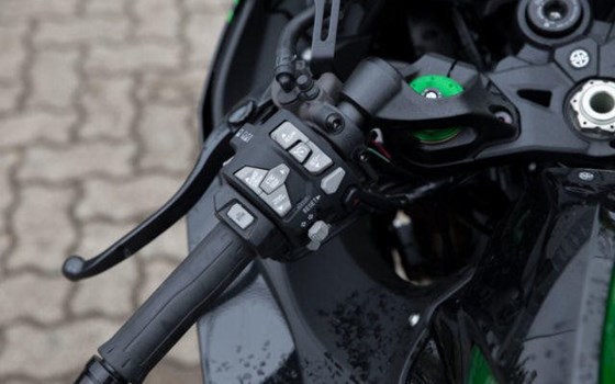 Gebrauchtmotorrad Kawasaki Ninja H2 - Bild 10