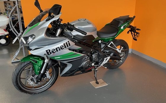 Gebrauchtmotorrad Benelli BN 302 R - Bild 1