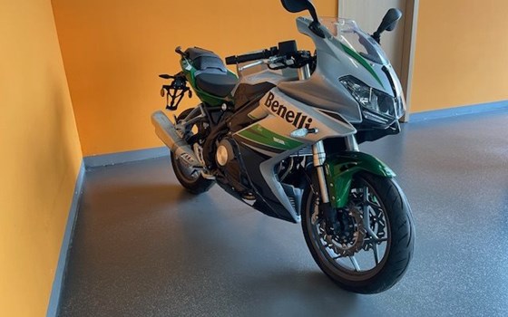 Gebrauchtmotorrad Benelli BN 302 R - Bild 3