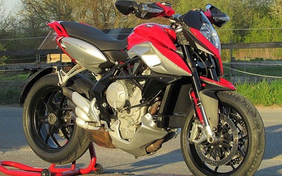 Gebrauchtmotorrad MV Agusta Rivale 800 - Bild 2