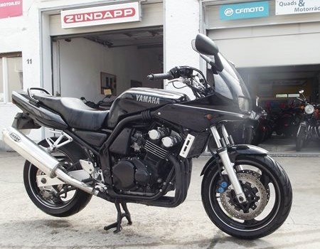 Gebrauchtmotorrad Yamaha FZS 600 Fazer - Bild 11