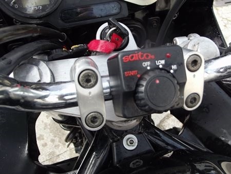 Gebrauchtmotorrad Yamaha FZS 600 Fazer - Bild 4