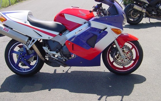 Gebrauchtmotorrad Honda VFR 800 F - Bild 2