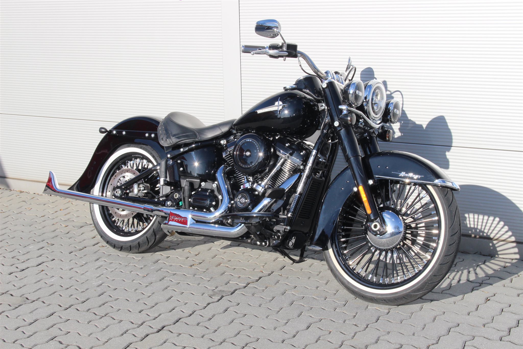 Neumotorrad Harley Davidson Softail Heritage Classic Flhc Baujahr 2019 38 990 00 Eur