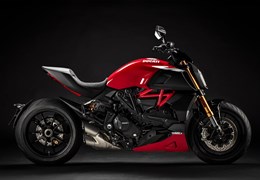 Neumotorrad Ducati Diavel 1260 S Red