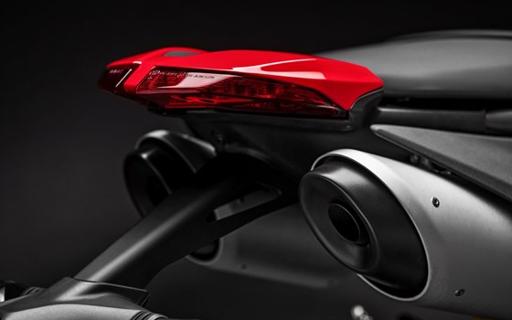 Neufahrzeug Ducati Hypermotard 950 - Bild 11