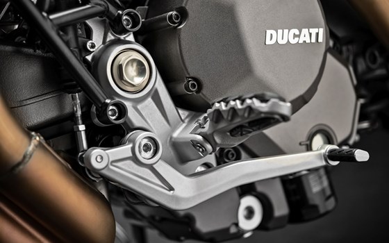 Neufahrzeug Ducati Hypermotard 950 - Bild 16
