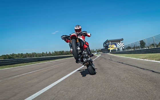 Neufahrzeug Ducati Hypermotard 950 SP - Bild 10