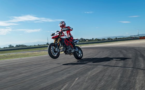 Neufahrzeug Ducati Hypermotard 950 SP - Bild 11