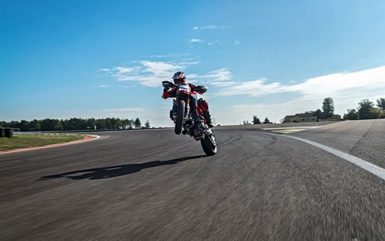 Neufahrzeug Ducati Hypermotard 950 SP - Bild 13